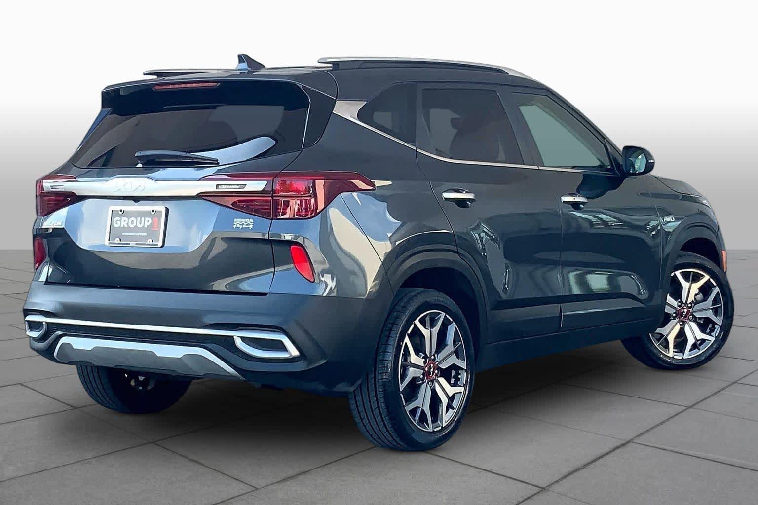 Used 2023 Kia Seltos SX w/ SX Sunroof Package AWD/4WD image 13