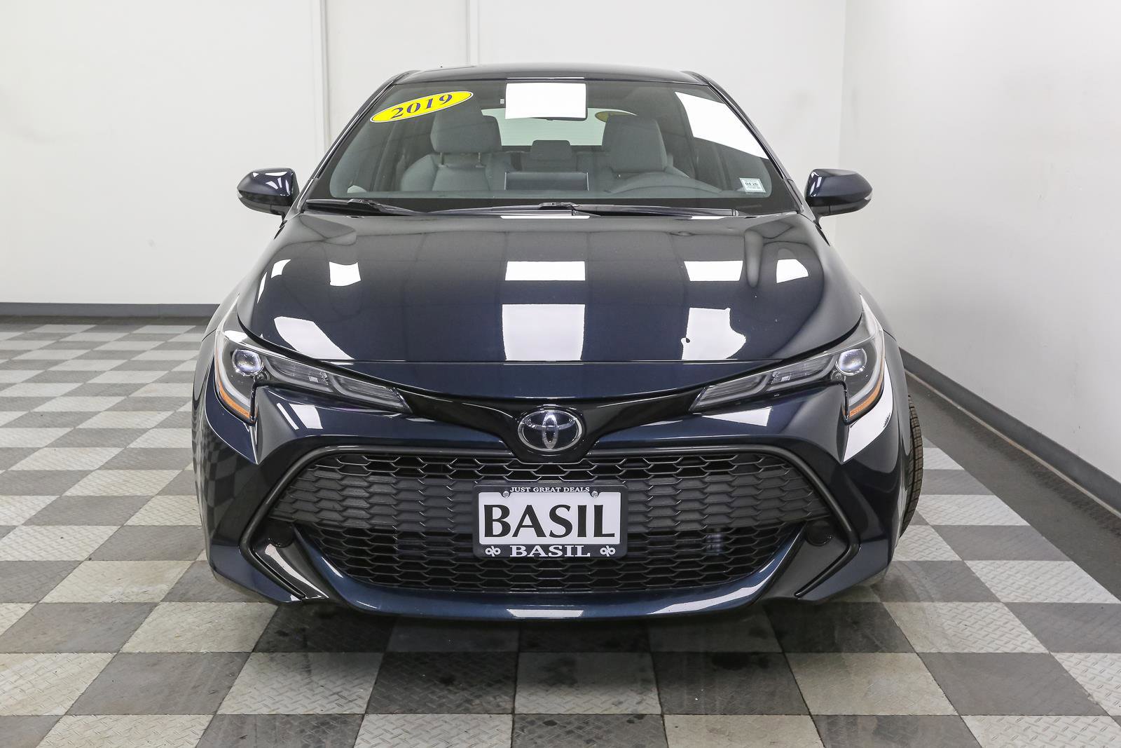 Used 2019 Toyota Corolla SE FWD image 3