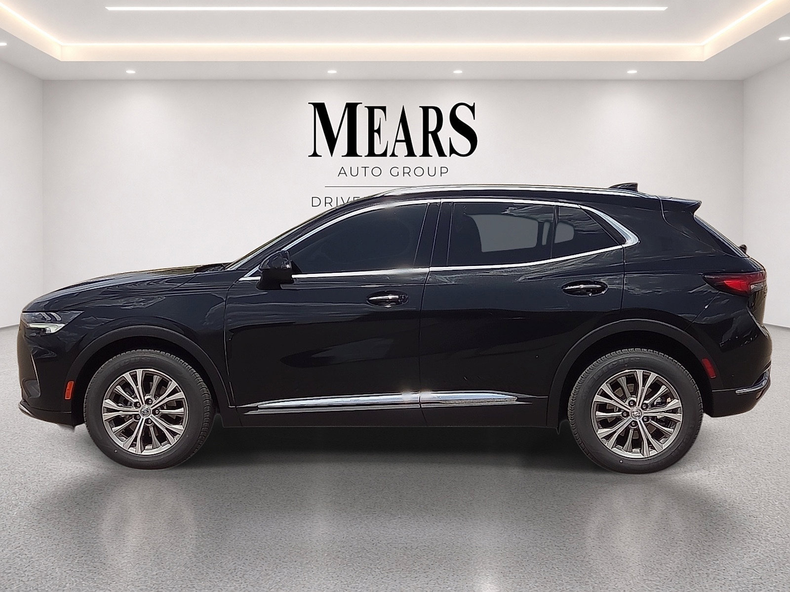 Used 2023 Buick Envision Preferred AWD/4WD image 2
