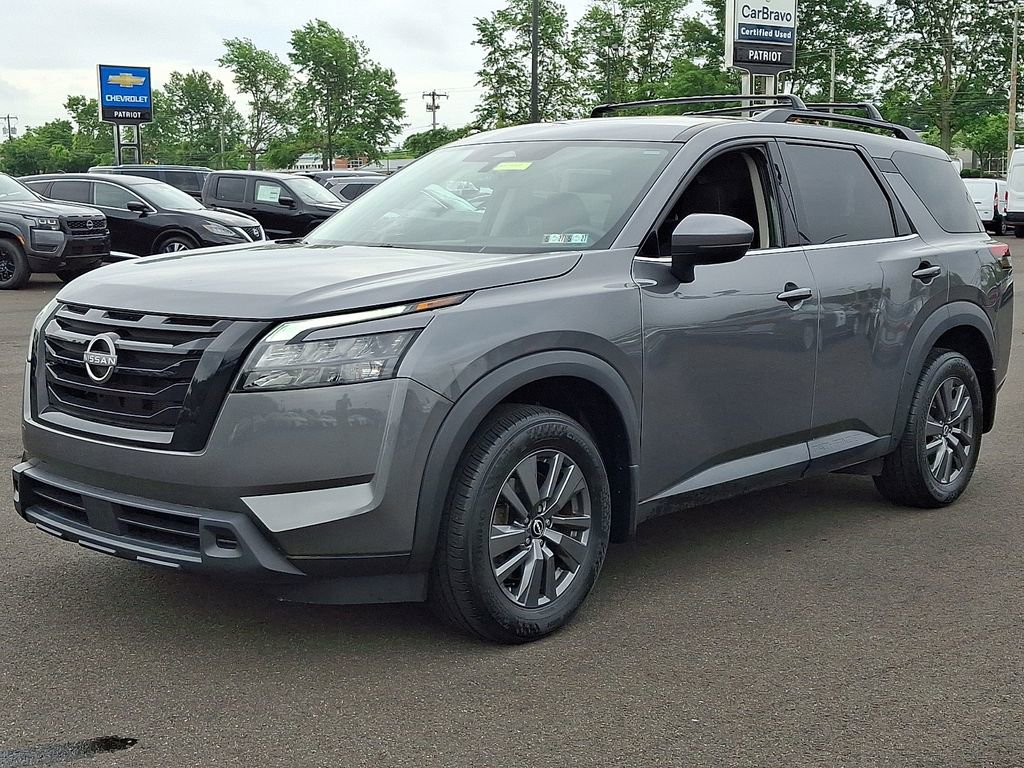 Used 2023 Nissan Pathfinder SV w/ Black Appearance Package AWD/4WD image 3