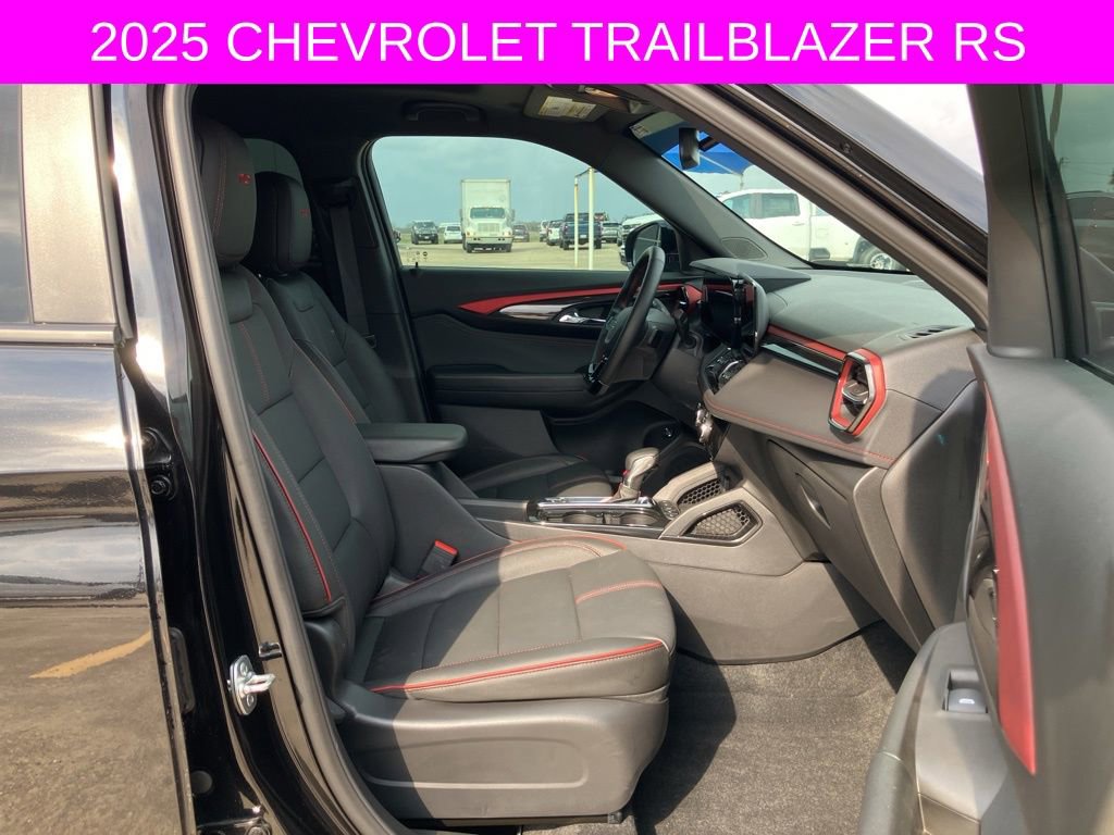 Used 2025 Chevrolet TrailBlazer RS w/ Convenience Package image 11