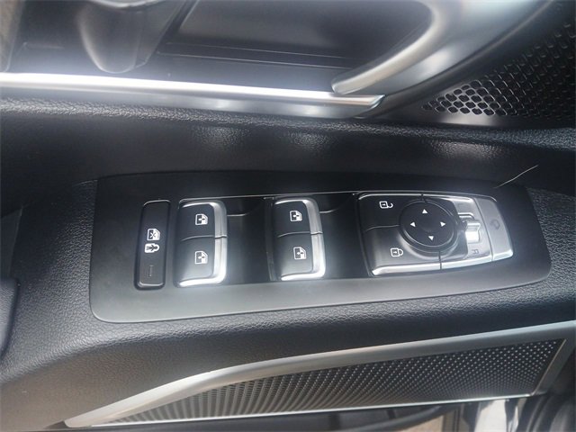 Used 2023 Kia Telluride EX w/ EX Captain's Chair Package image 13