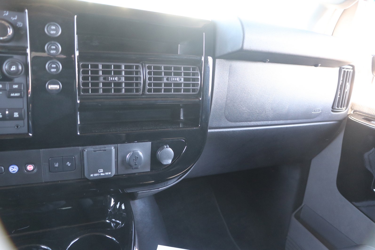 Used 2020 GMC Savana 2500 w/ Enhanced Convenience Package image 23