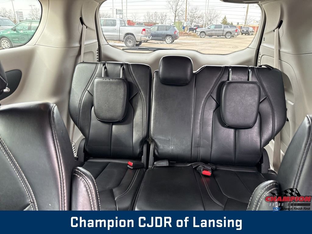 Used 2024 Chrysler Pacifica Touring-L image 38