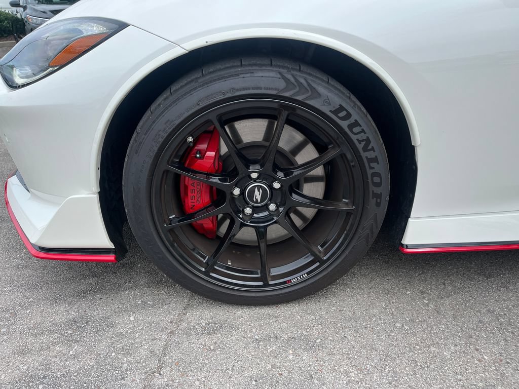 Certified 2025 Nissan Z Performance w/ Floor Mat Package RWD image 28