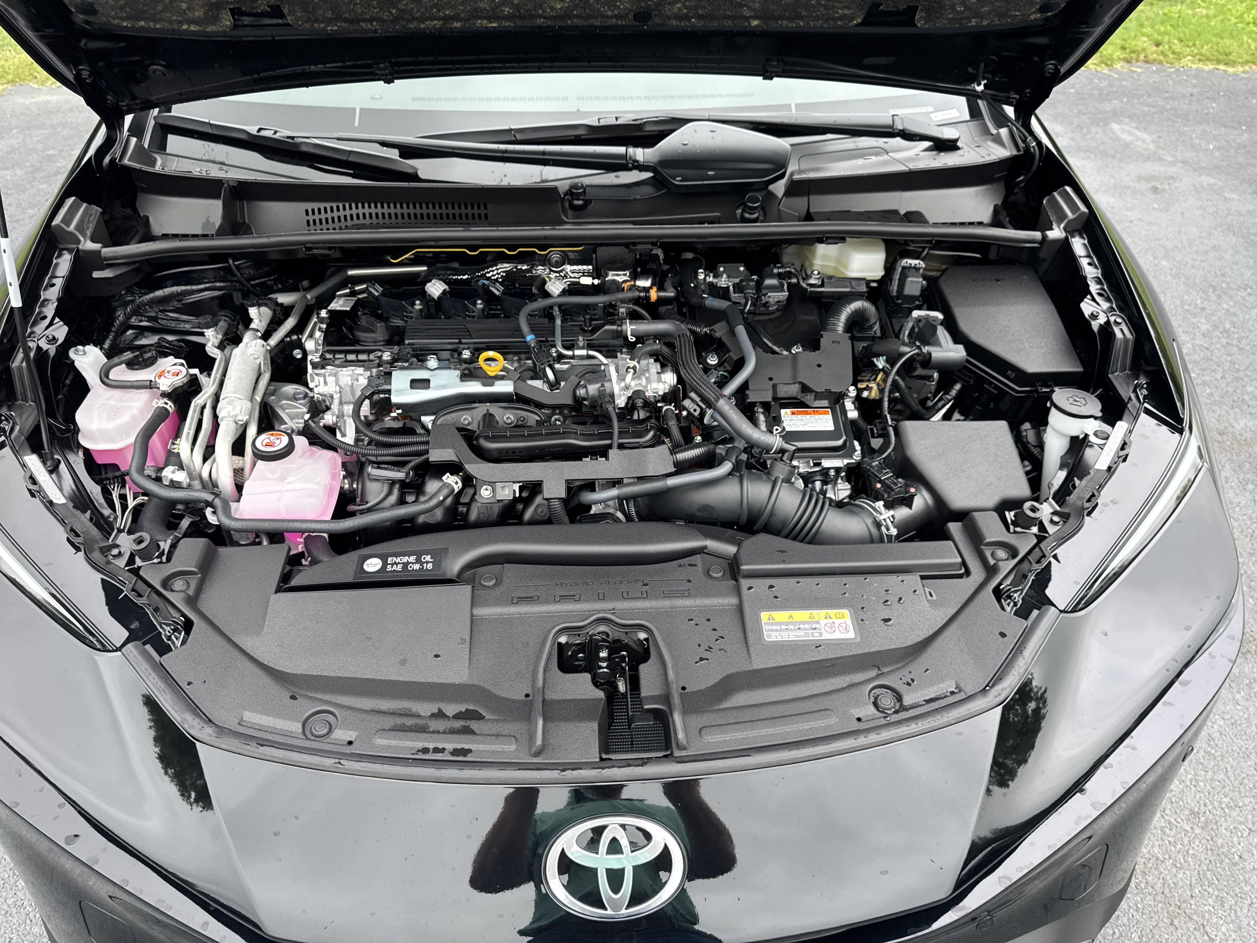 New 2025 Toyota Prius Plug-In Hybrid FWD image 37