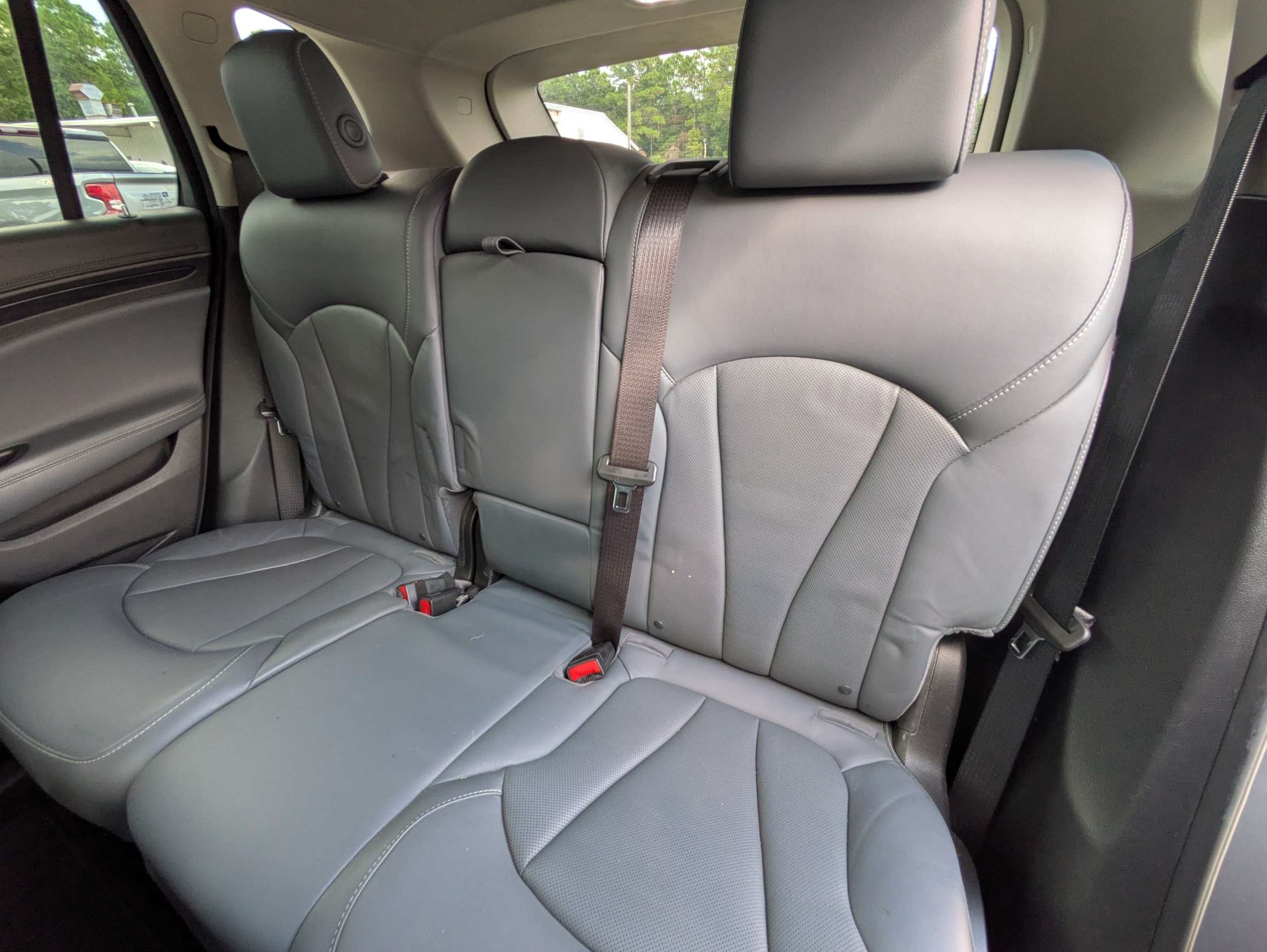 Used 2020 Buick Envision Essence FWD image 9