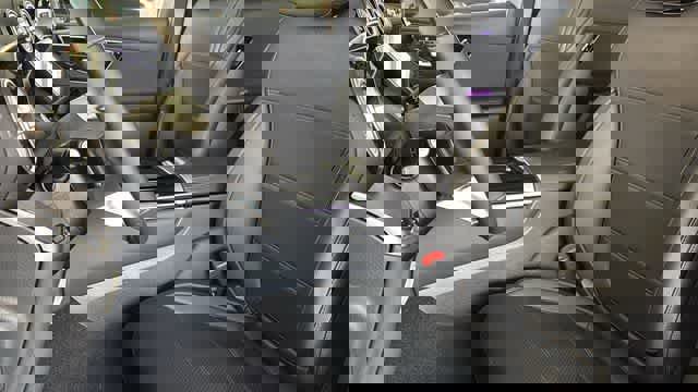 Used 2025 Mercedes-Benz GLC 300 4MATIC image 26