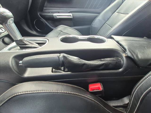 Used 2020 Ford Mustang Premium RWD image 24