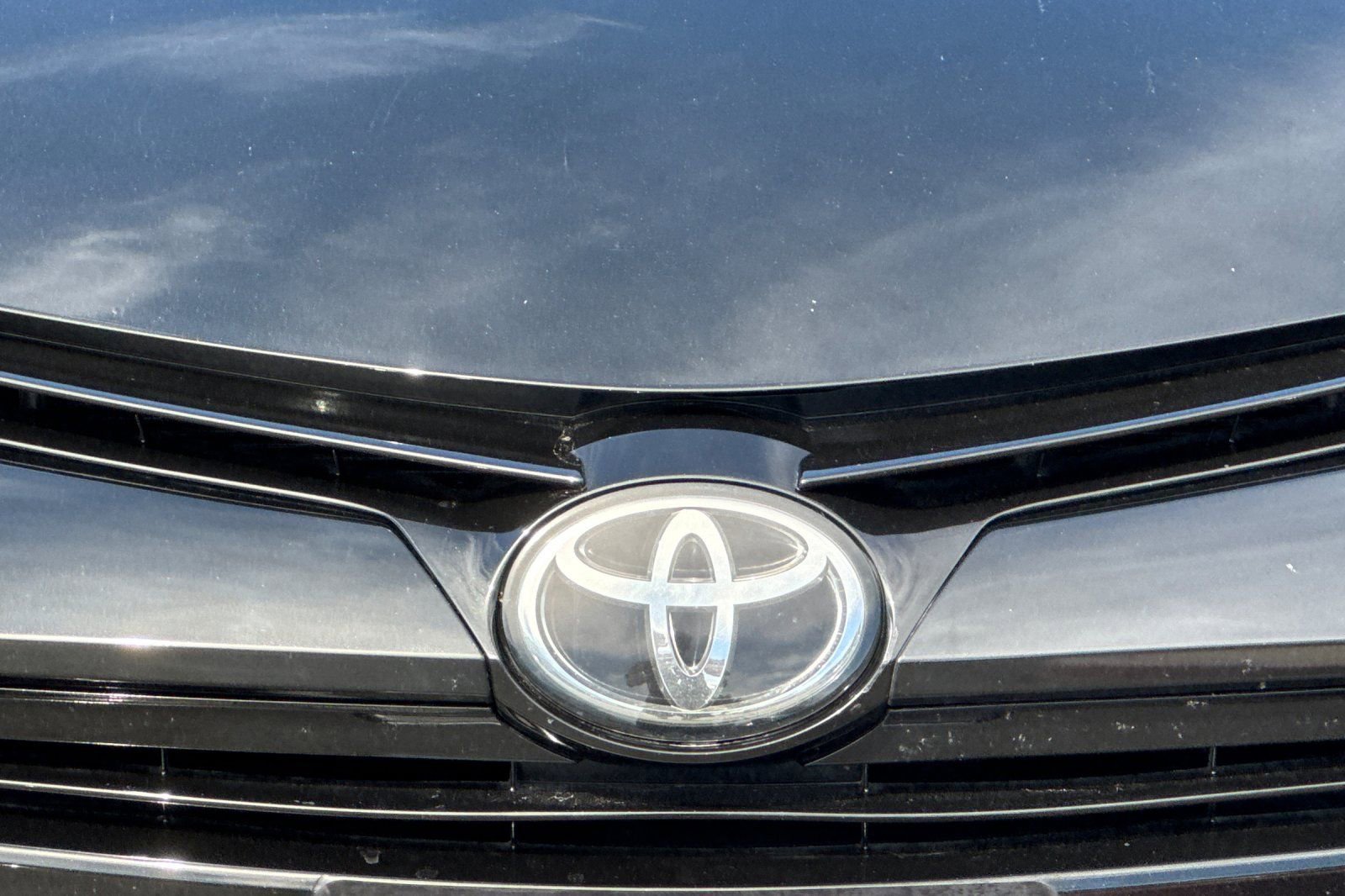 Used 2018 Toyota Corolla XLE image 43