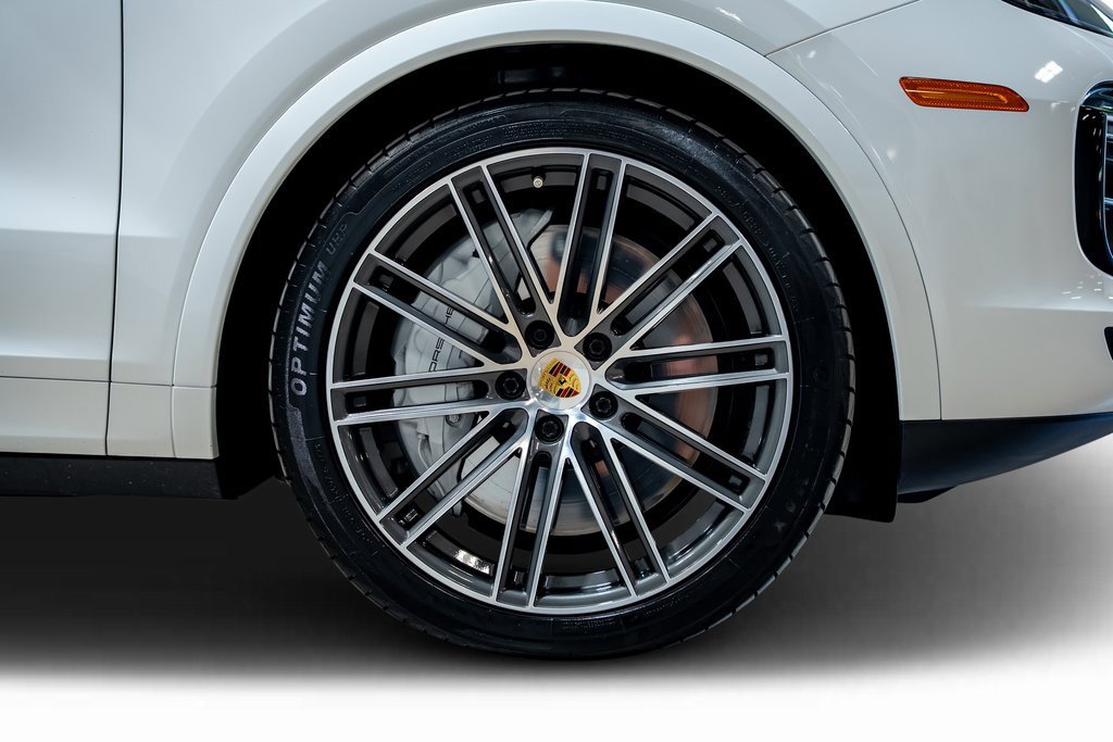 Used 2021 Porsche Cayenne Turbo image 17