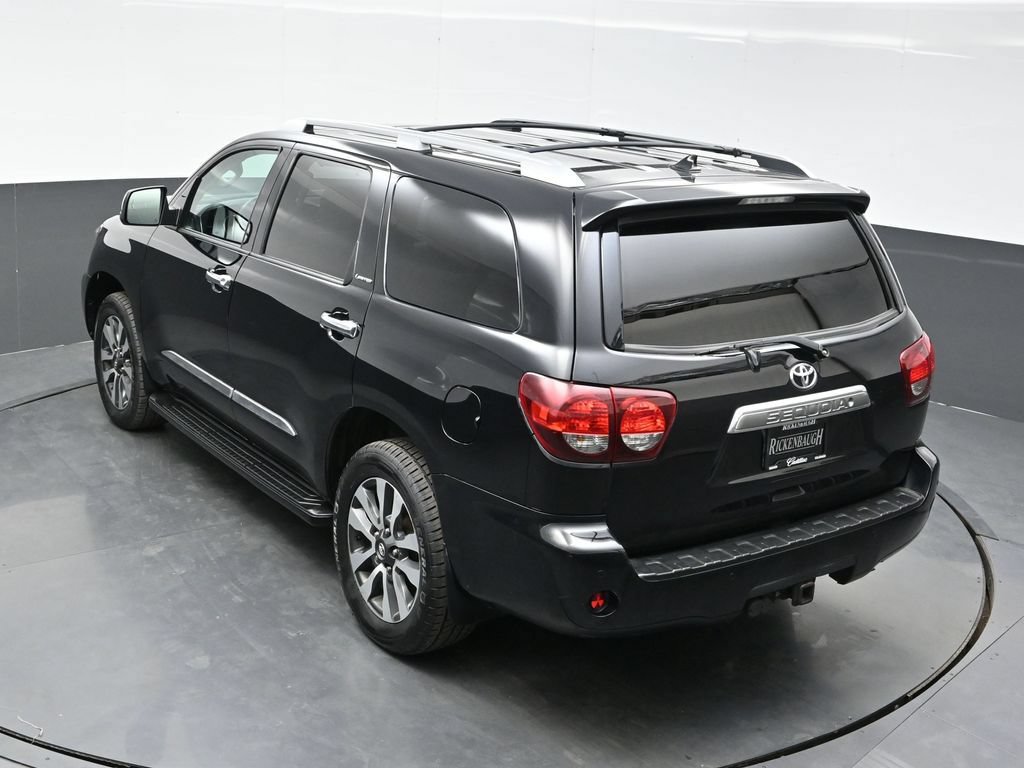 Used 2018 Toyota Sequoia Limited w/ Safety & Convenience Package AWD/4WD image 31