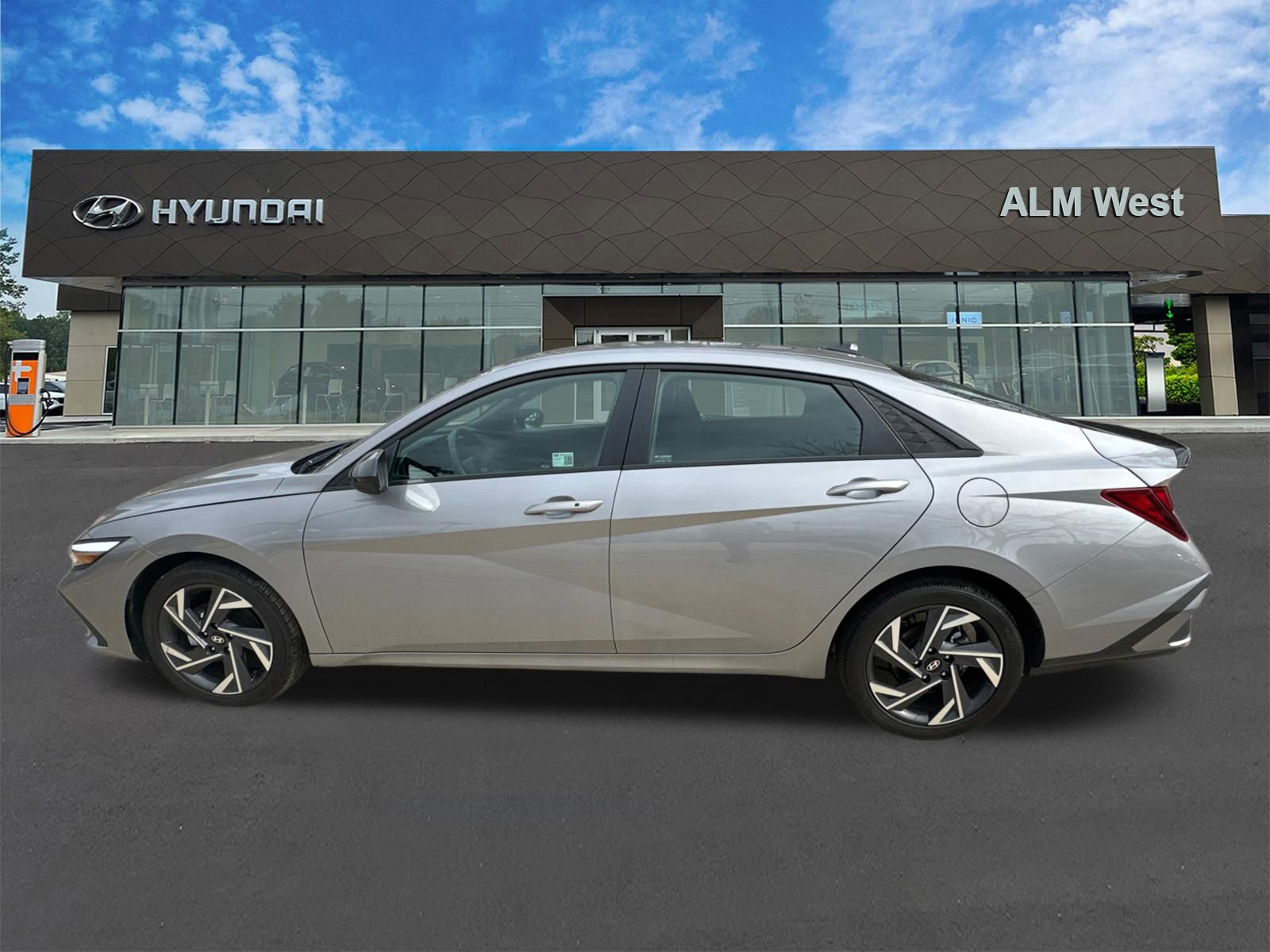 Certified 2025 Hyundai Elantra Sport FWD image 8