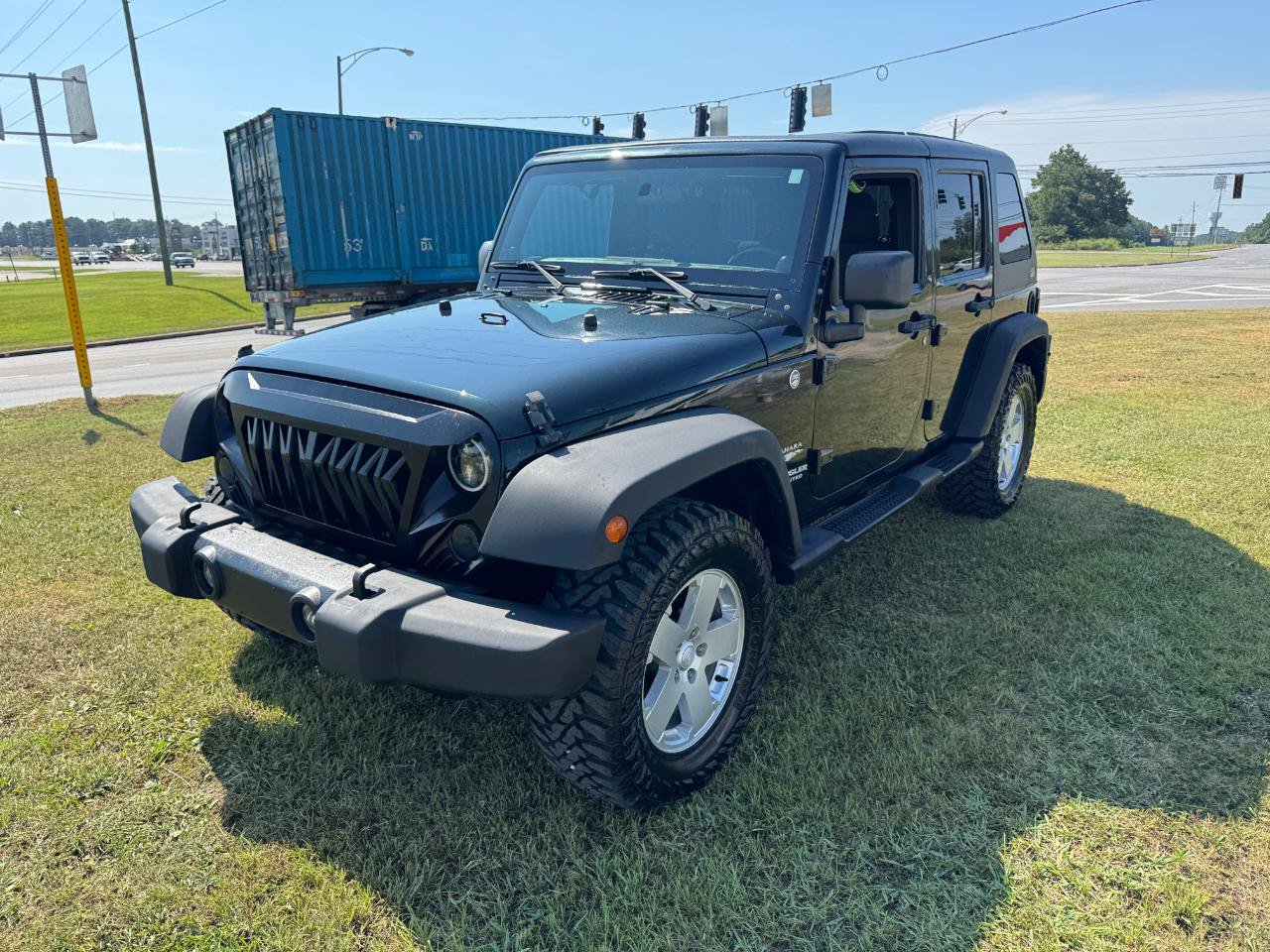 Used 2012 Jeep Wrangler Unlimited Sahara AWD/4WD image 5