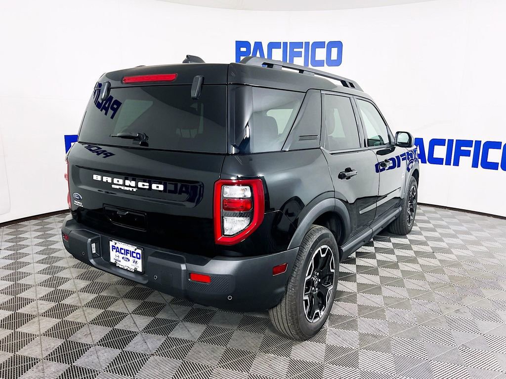 Used 2025 Ford Bronco Sport Outer Banks image 10