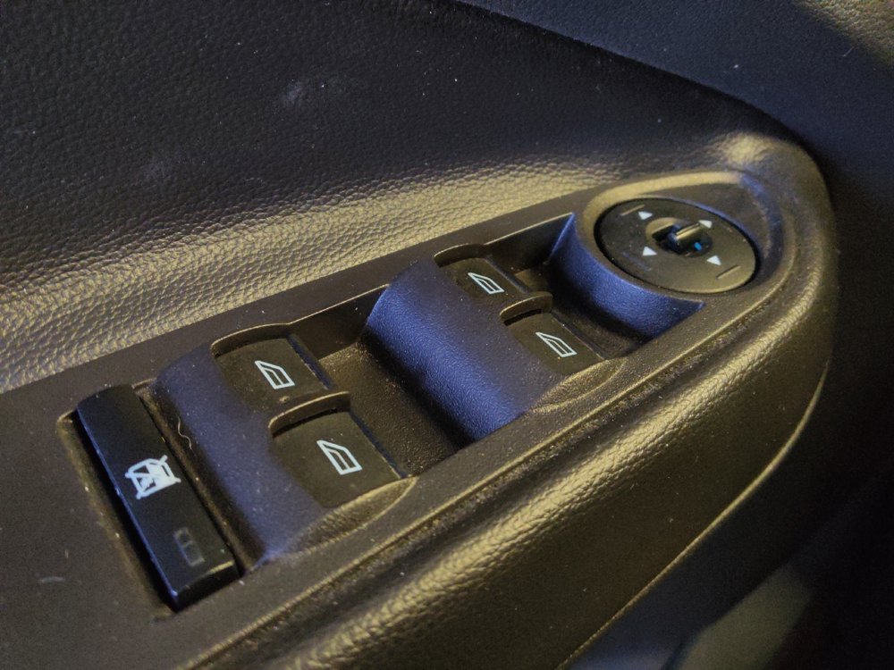 Used 2018 Ford Escape SE image 27