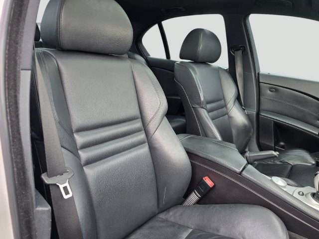 Used 2006 BMW M5 RWD image 10