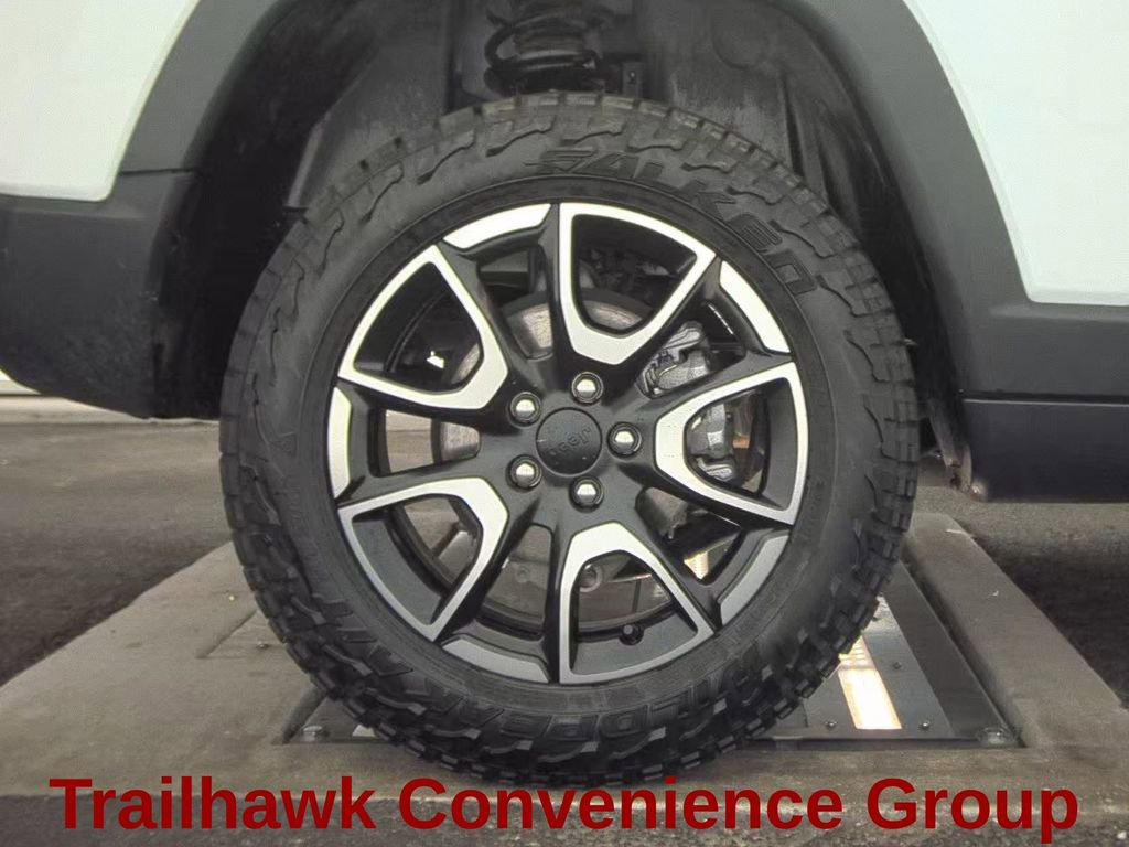 Used 2024 Jeep Compass Trailhawk w/ Trailhawk Convenience Group AWD/4WD image 20