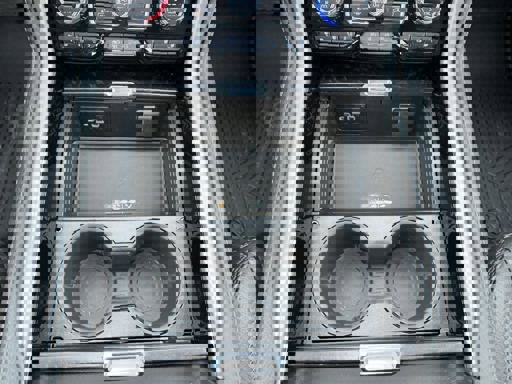 Used 2022 GMC Yukon XL Denali image 24