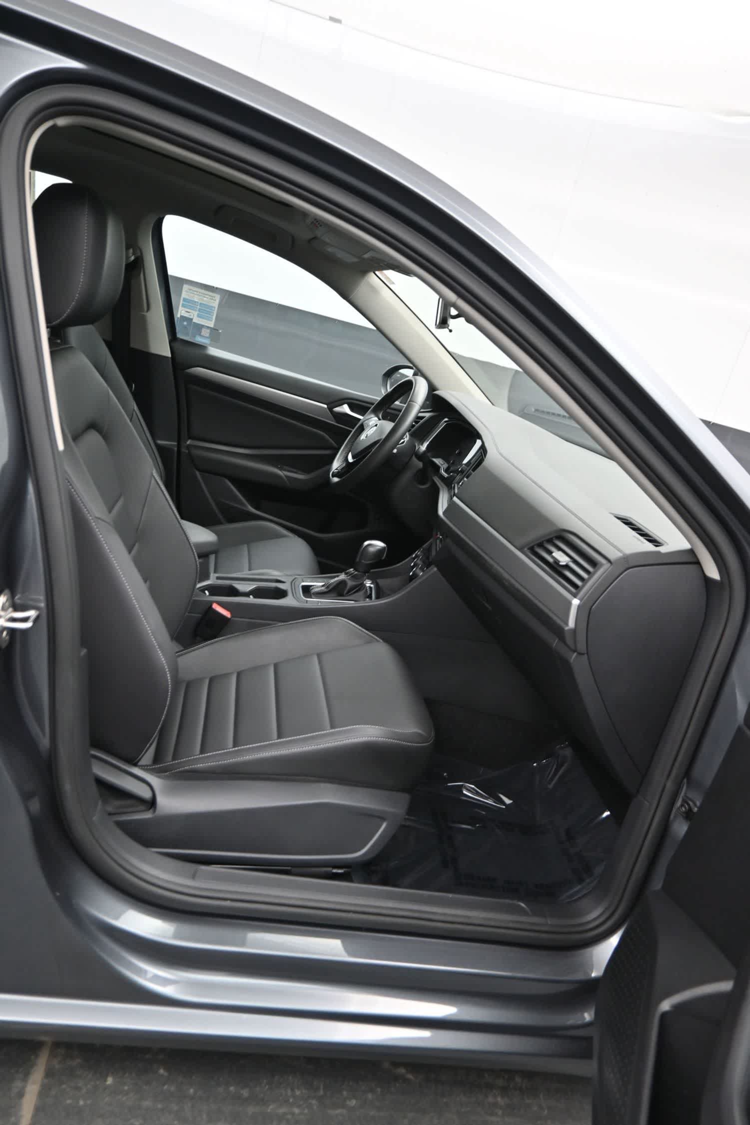Used 2021 Volkswagen Jetta SE FWD image 11