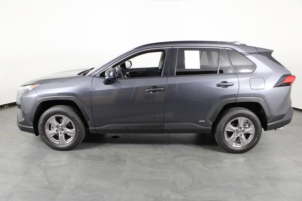 Used 2025 Toyota RAV4 LE AWD/4WD image 13