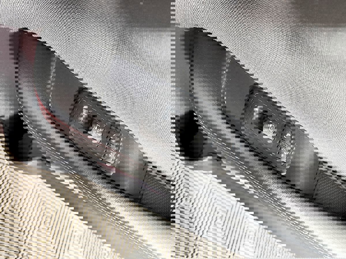 Used 2015 Dodge Challenger SXT w/ Driver Convenience Group RWD image 34