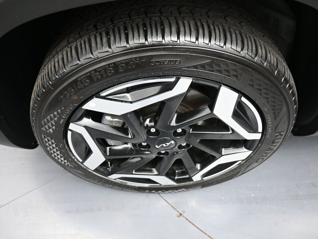 Certified 2025 Kia Seltos SX w/ SX Sunroof Package image 14