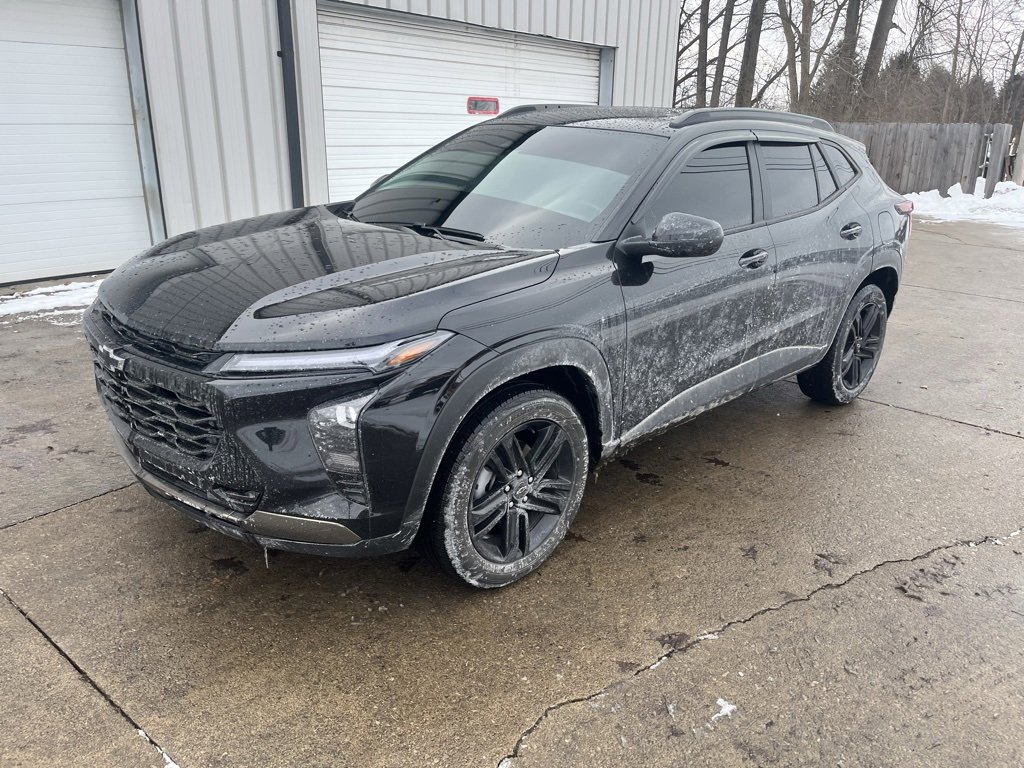 Used 2024 Chevrolet Trax ACTIV w/ Sunroof Package