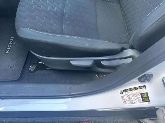 Used 2021 Nissan Kicks S image 6