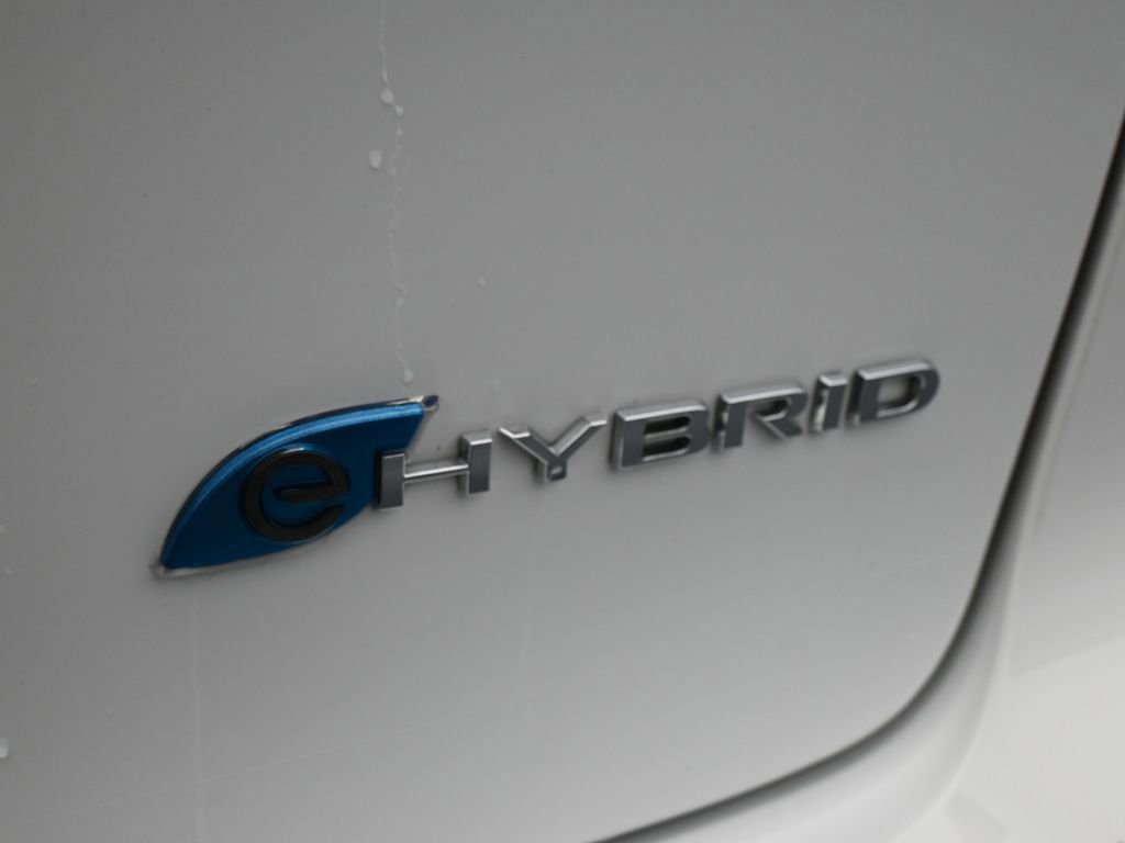 Used 2024 Chrysler Pacifica Select image 31