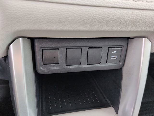 Used 2024 Toyota Corolla Cross L image 24