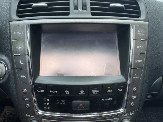 Used 2013 Lexus IS 250C w/ Luxury Pkg RWD image 30