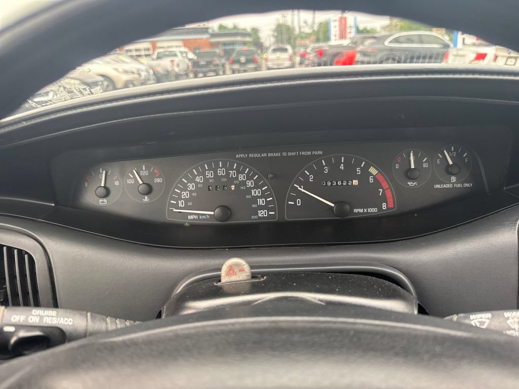 Used 1995 Buick Skylark Custom FWD image 16