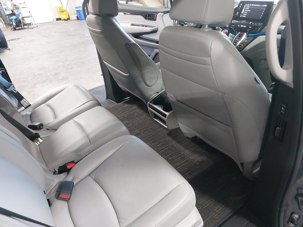 Used 2023 Honda Odyssey Touring image 11