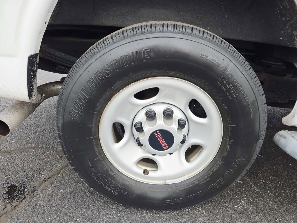 Used 2021 GMC Savana 2500 w/ Driver Convenience Package image 16