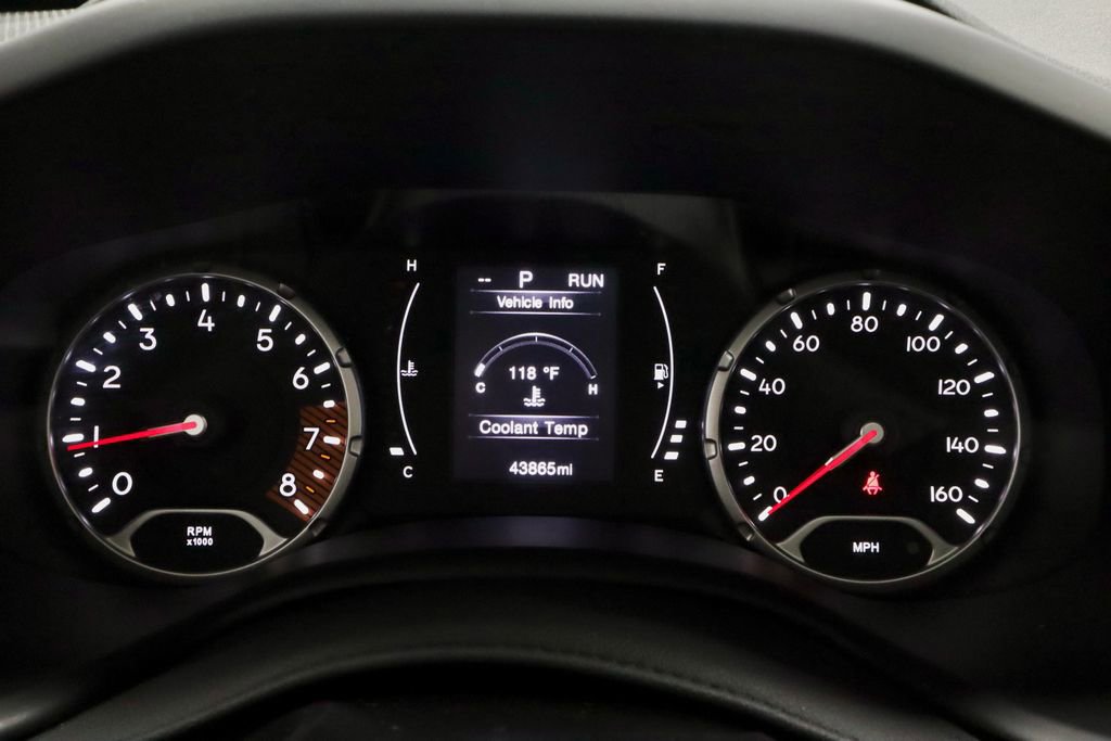 Used 2023 Jeep Renegade Latitude w/ Sun & Fun Group image 30