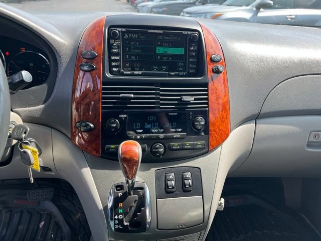 Used 2008 Toyota Sienna XLE FWD image 17
