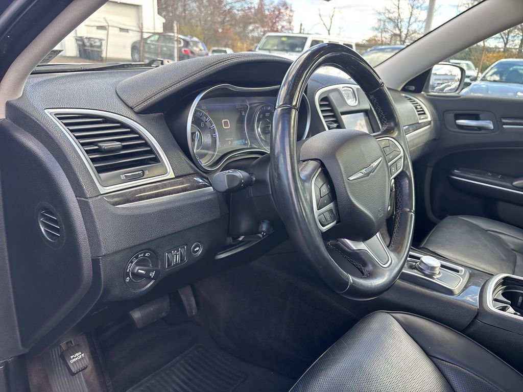 Used 2018 Chrysler 300 Limited w/ Safetytec Plus Group image 20