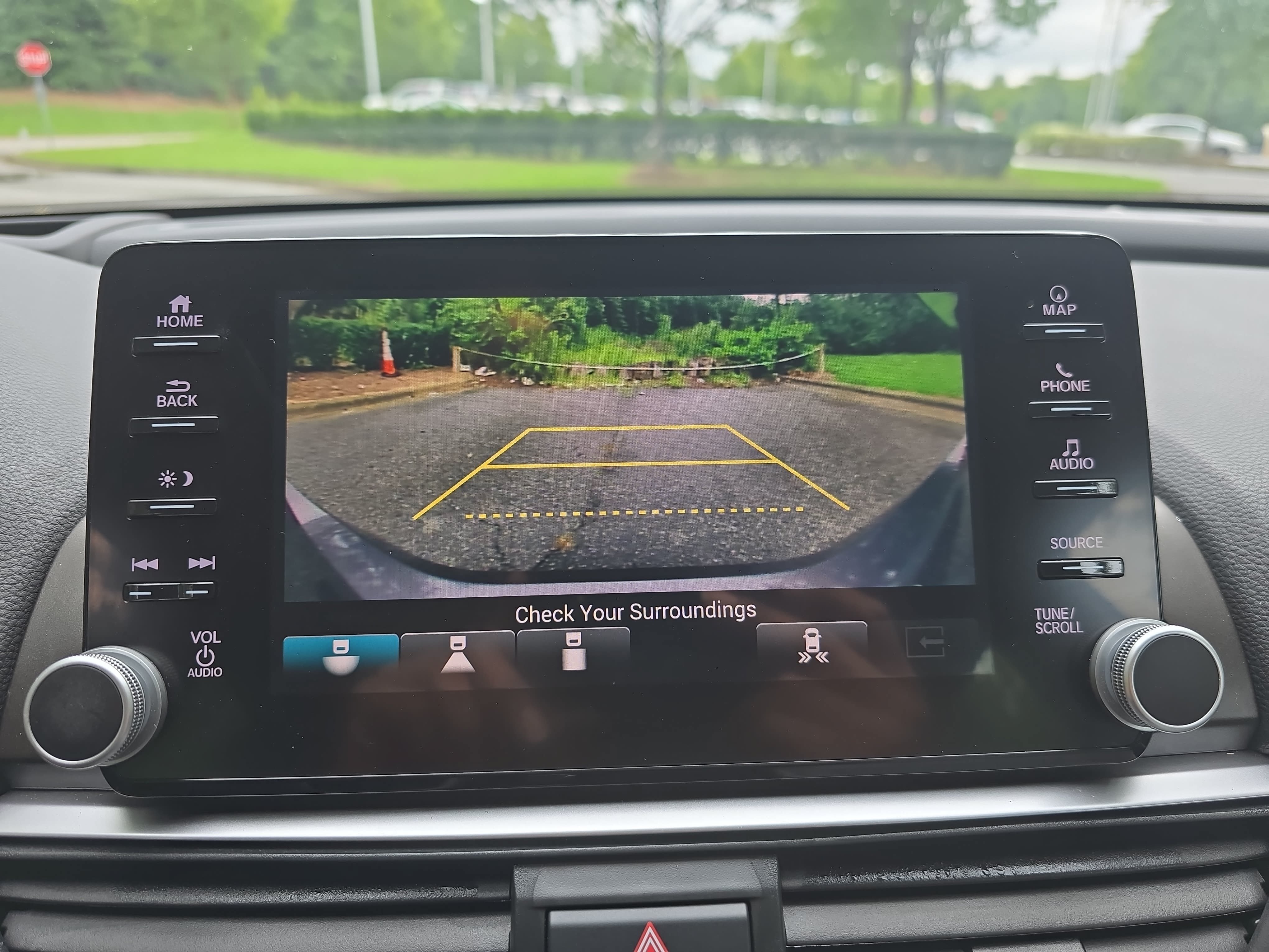 Used 2018 Honda Accord Touring image 24