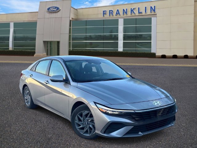 Used 2024 Hyundai Elantra SEL FWD image 1