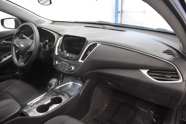 Used 2023 Chevrolet Malibu LT w/ Driver Confidence Package FWD image 18