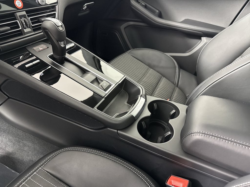 Certified 2026 Porsche Macan Turbo AWD/4WD image 33