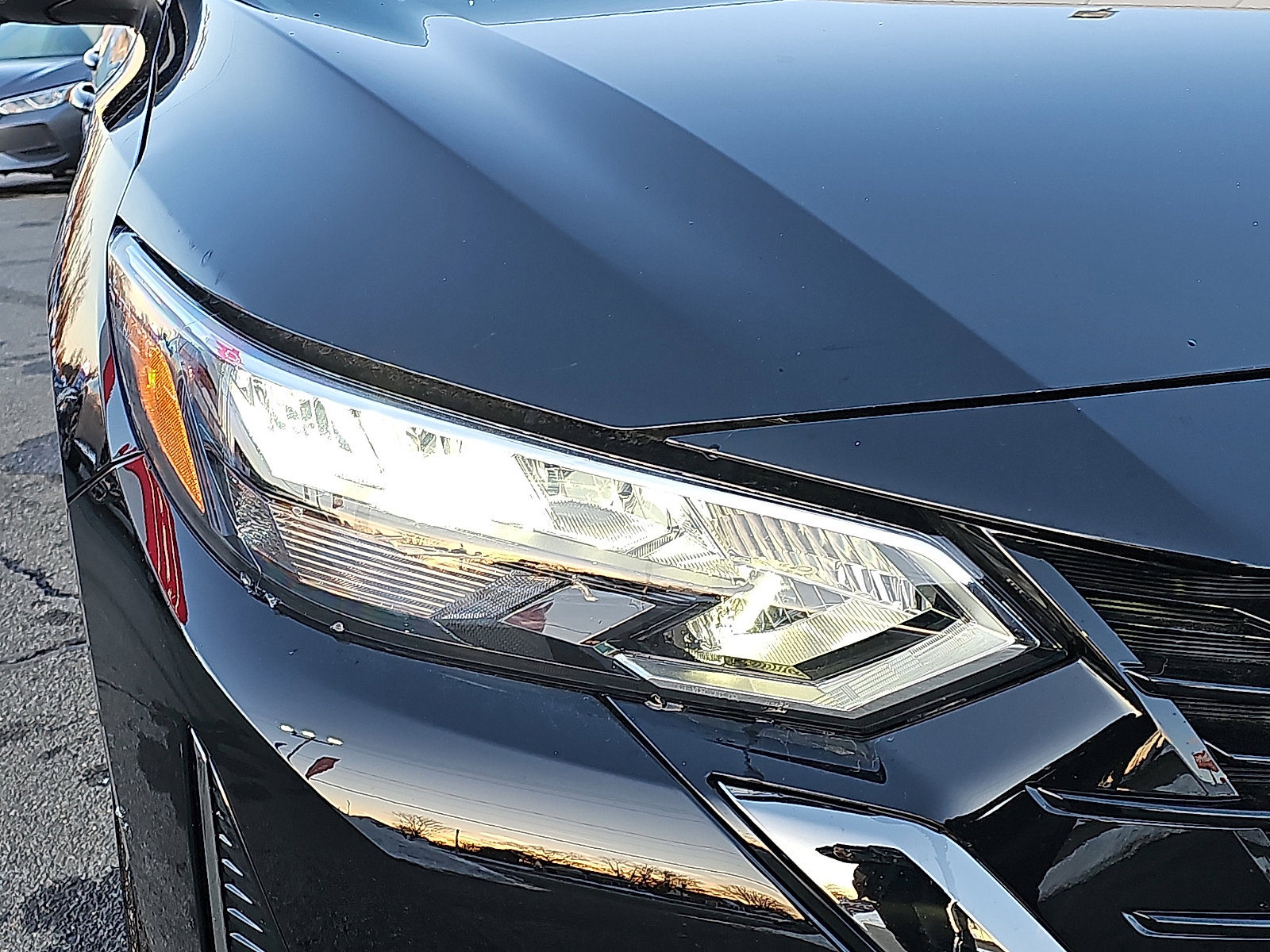 Used 2025 Nissan Sentra SR w/ SR Premium Package FWD image 9