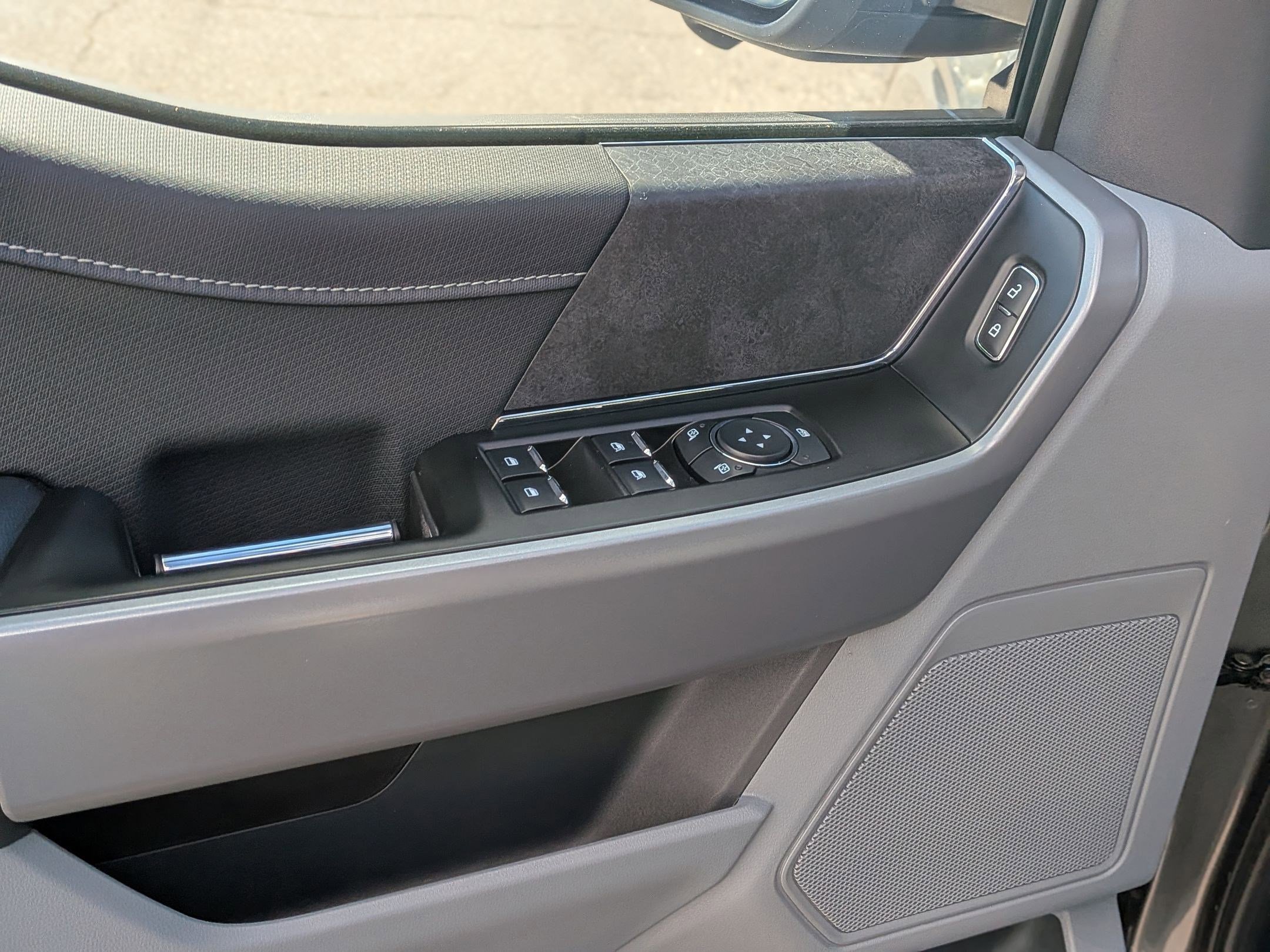 Used 2024 Ford F150 XLT w/ Mobile Office Package image 13