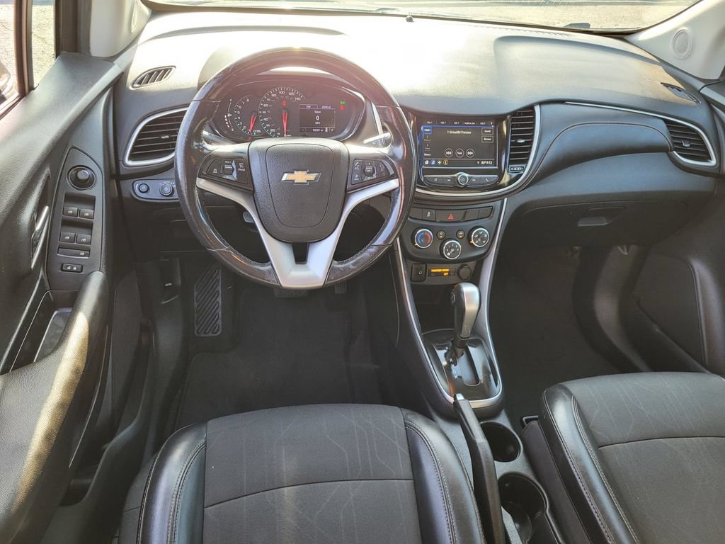 Used 2019 Chevrolet Trax LT w/ LT Convenience Package FWD image 14