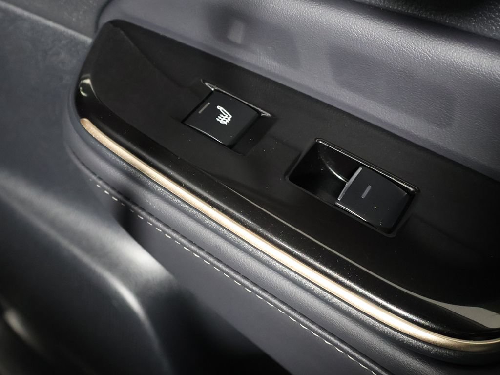 Used 2025 Toyota Crown AWD/4WD image 49