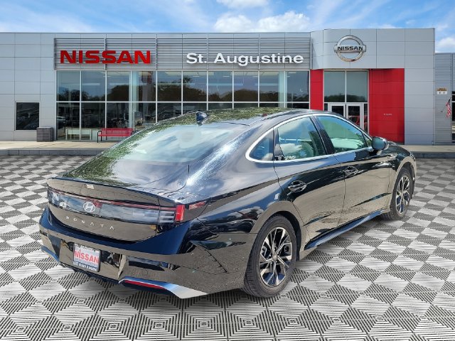 Used 2025 Hyundai Sonata SEL FWD image 2