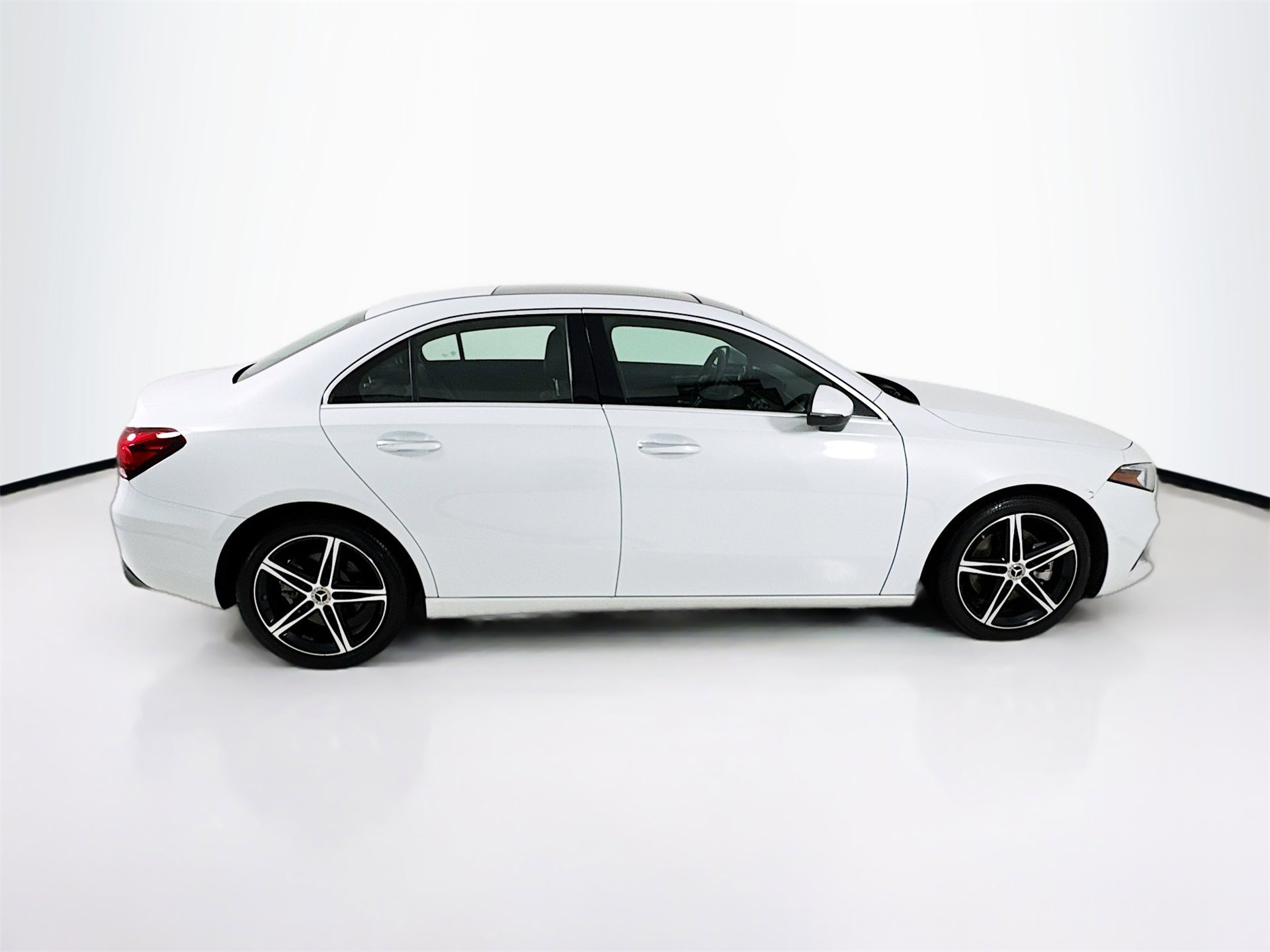 Used 2020 Mercedes-Benz A 220 image 9