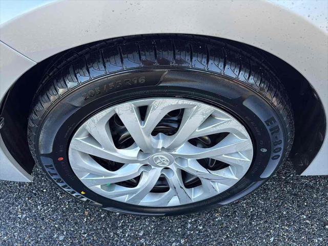 Used 2017 Toyota Corolla LE image 10