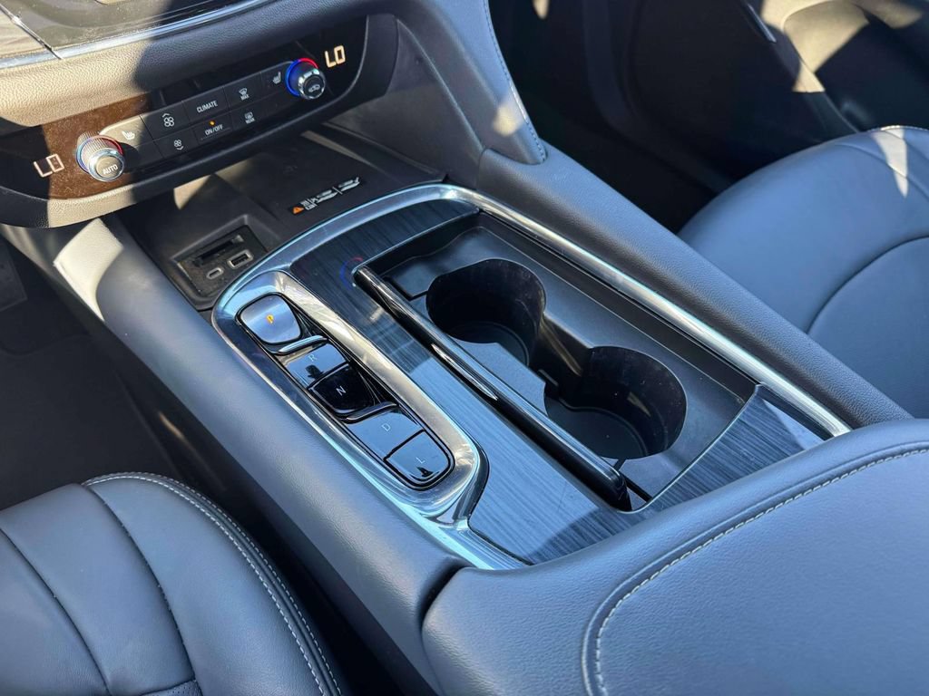 Used 2024 Buick Enclave Essence w/ Experience Buick Package AWD/4WD image 32